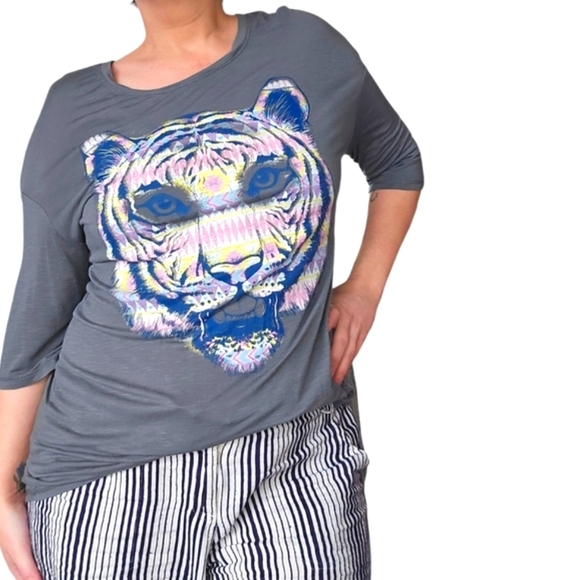 L.o.l vintage Graphic Tiger Print Gray Top three quarter sleeves size medium - Picture 11 of 11